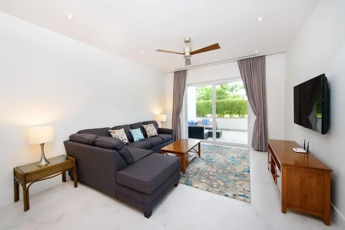 Cable Beach Condo Large Private Patio With Bbq Nasáu Bahamas