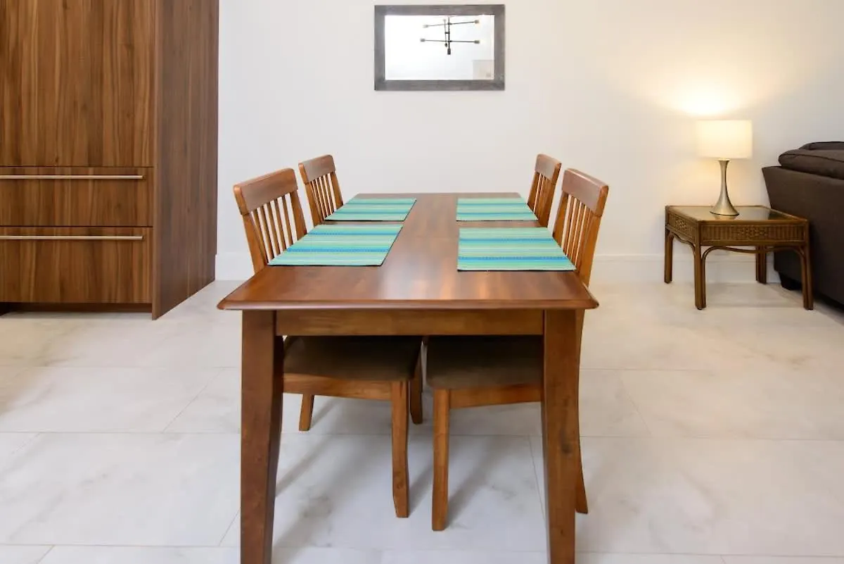 Semesterbostad Cable Beach Condo Large Private Patio With Bbq Nassau