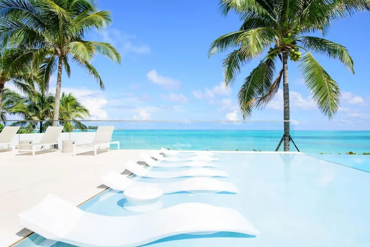 Cable Beach Condo Large Private Patio With Bbq Nassau